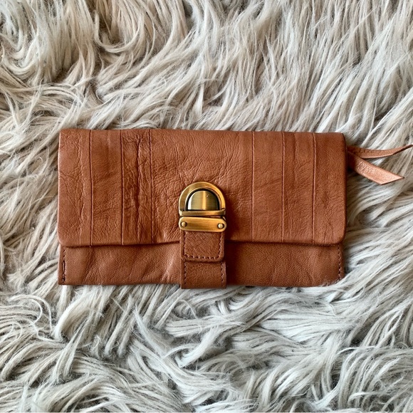 ASOS Leather Tuck Lock wallet purse tan color - Picture 5 of 5